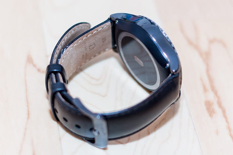 Samsung Gear S2 Classic im Test - Das Lederarmband trägt sich sehr gut