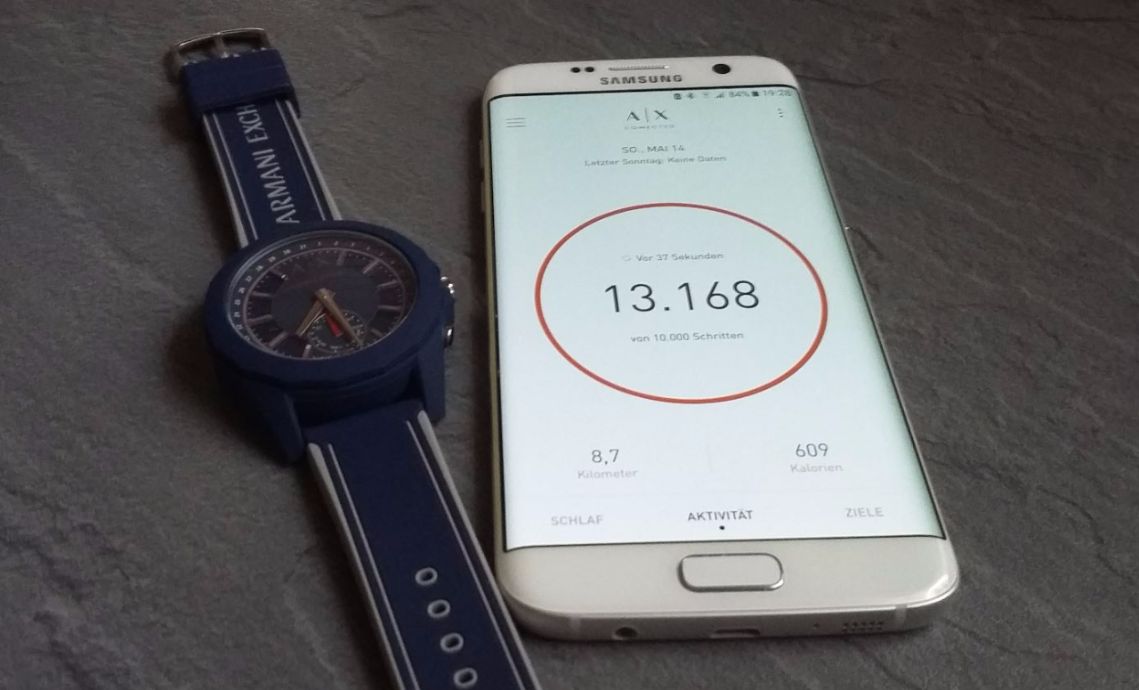 Armani Exchange mit Smartphone Hybrid Smartwatch Armani Exchange mit Smartphone Hybrid Smartwatch