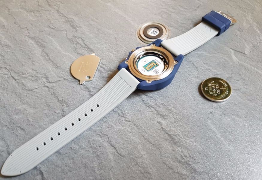 Batteriewechsel Armani Exchange Hybrid Smartwatch