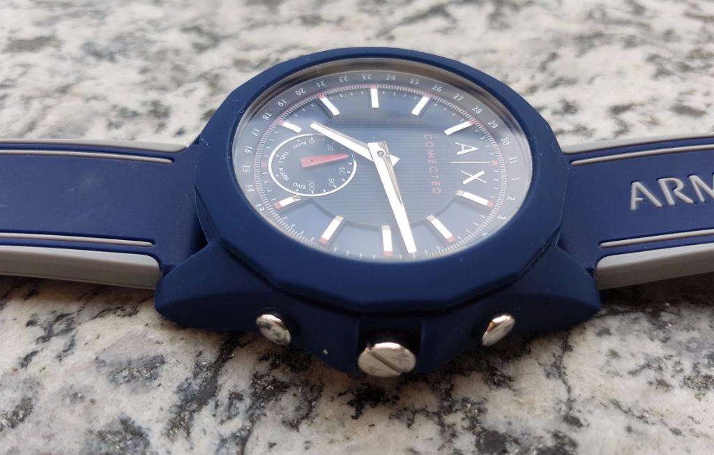 Seitenansicht Armani Exchange Hybrid Smartwatch Seitenansicht Armani Exchange Hybrid Smartwatch